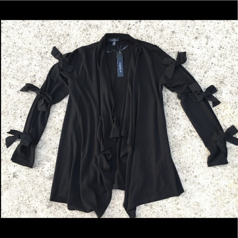 NWT August Silk bow sleeve cardigan. Small